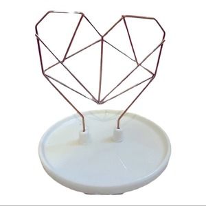 Coxet Wire Heart Jewelry Holder